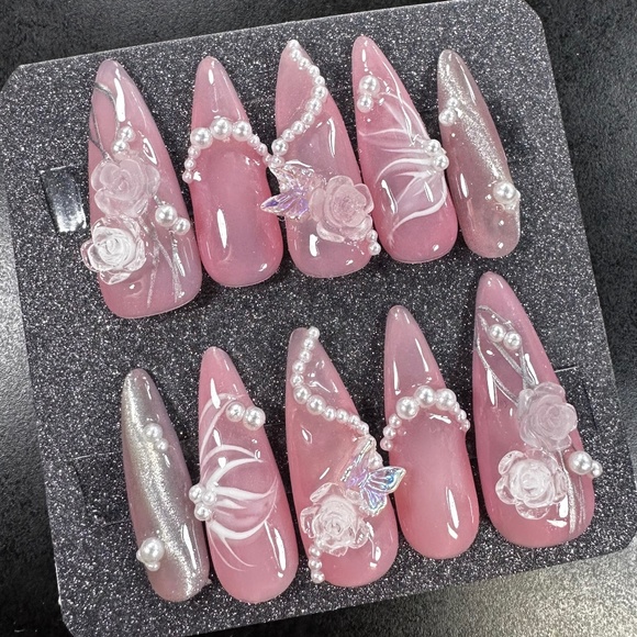 Long almond pink custom press on nails with roses - Picture 4 of 6